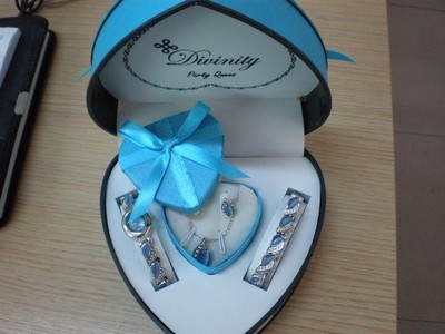 國慶盛典，時尚獻禮 深圳市亞迪表業套裝禮品手表璀璨登場